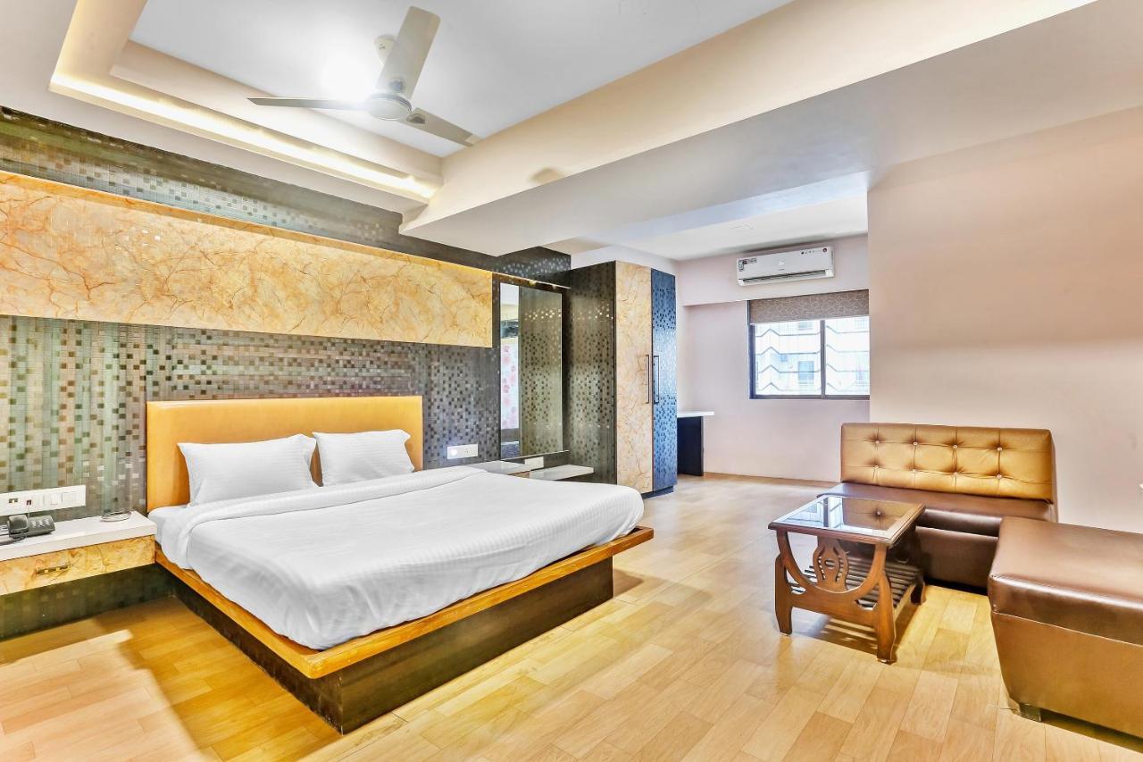 Oyo Flagship 83396 Hotel Vinyasa Residency Mumbai Exterior foto