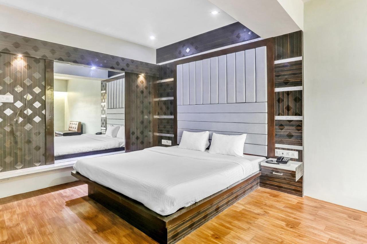 Oyo Flagship 83396 Hotel Vinyasa Residency Mumbai Exterior foto
