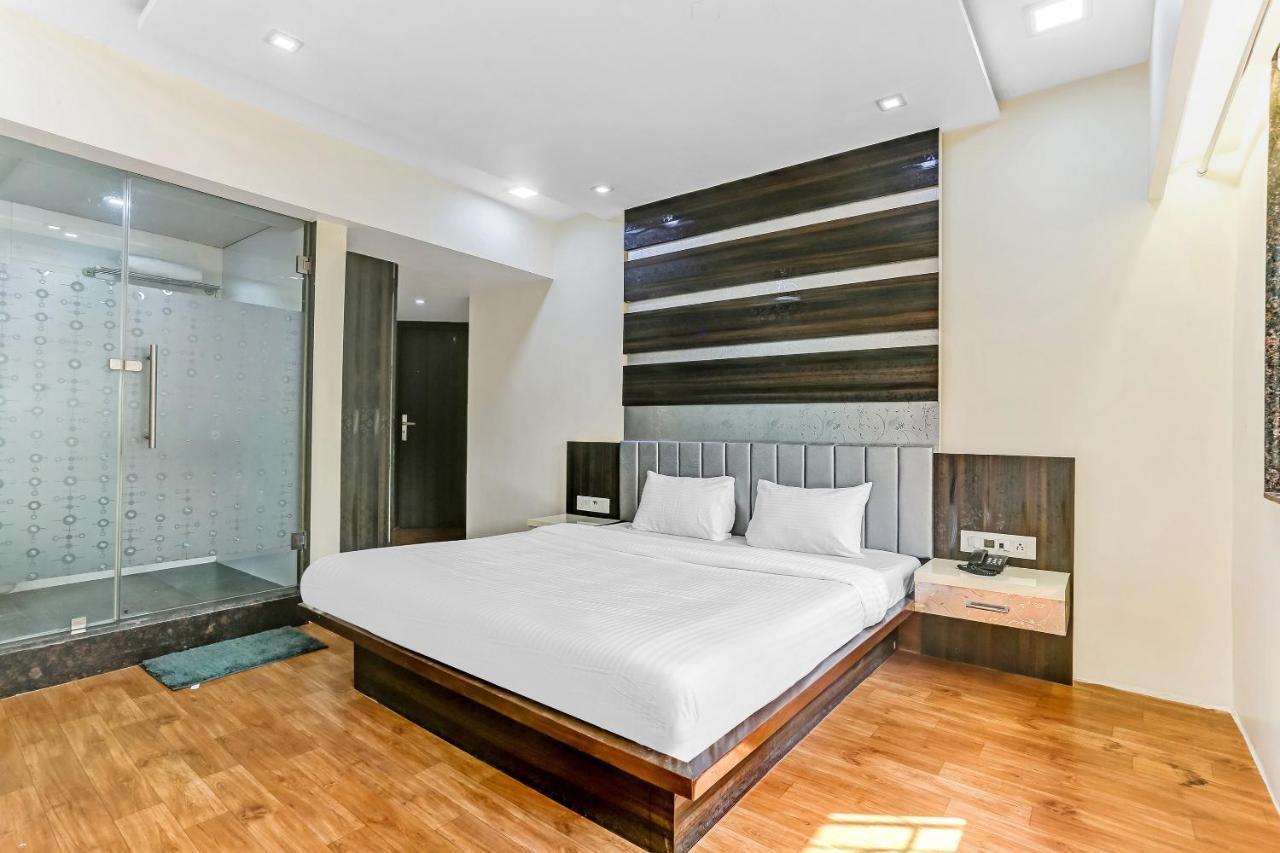 Oyo Flagship 83396 Hotel Vinyasa Residency Mumbai Exterior foto